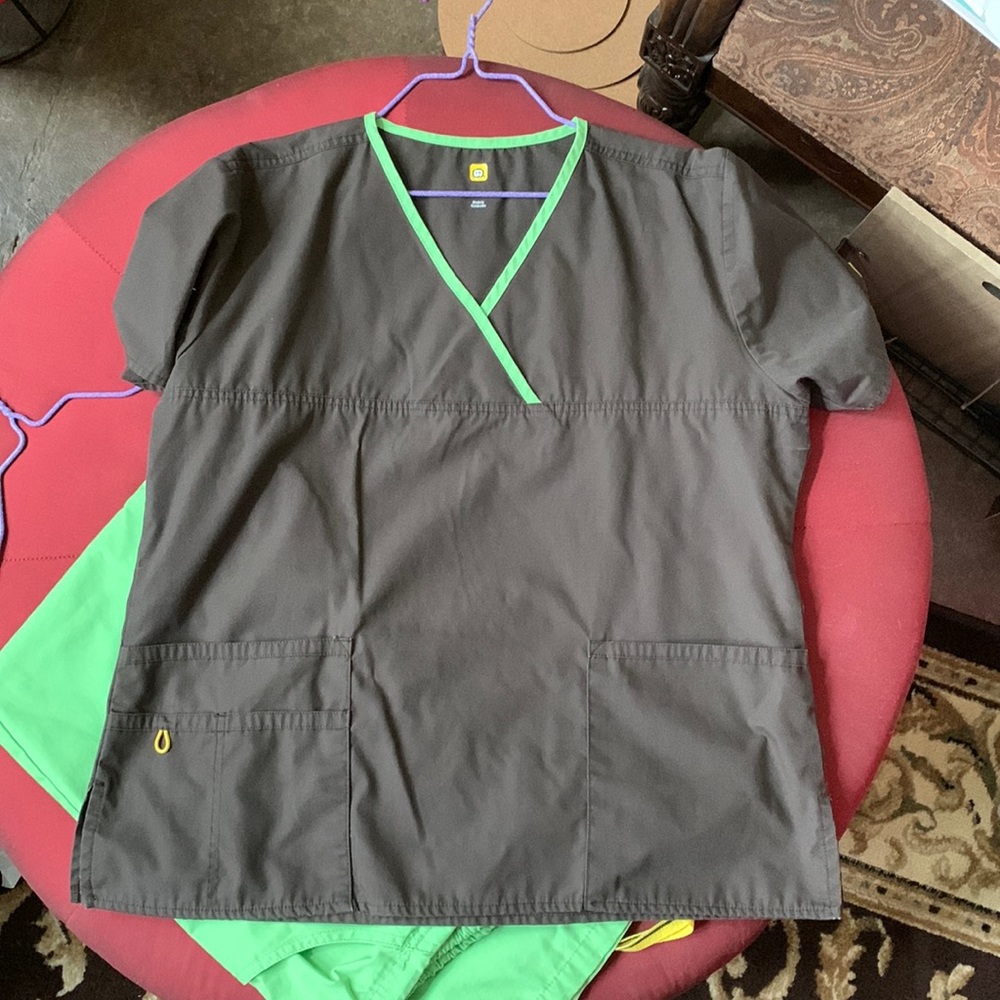 Wink Scrub Top Sz L